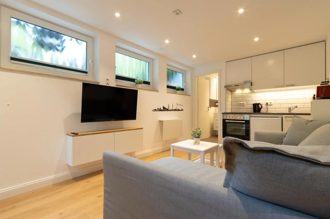 Neue Zentrale Souterrain-Wohnung 24H Self Check-In Hamburg Apartment